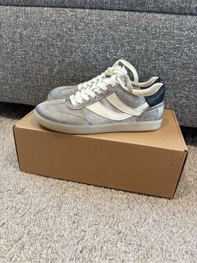 Vince Oasis Sneakers